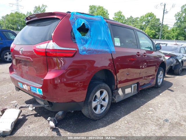 Toyota Sienna Le 8 Passenger 2018 5TDKZ3DC4JS958934 Image 4