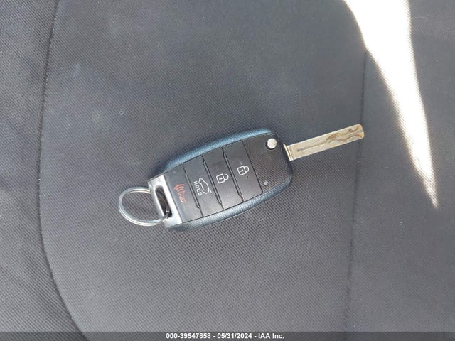 KIA Soul 2016 KNDJN2A23G7352265 Image 11