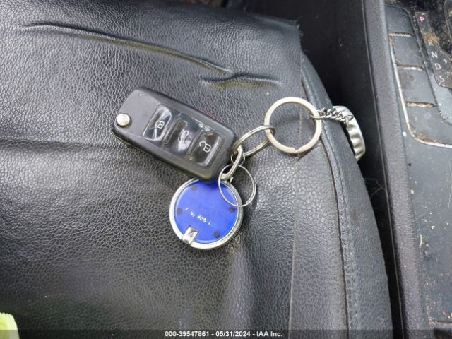 1VWAS7A34FC017694 Volkswagen Passat 1.8t Wolfsburg Edition