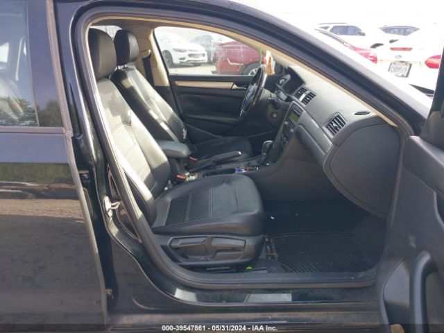 1VWAS7A34FC017694 Volkswagen Passat 1.8t Wolfsburg Edition
