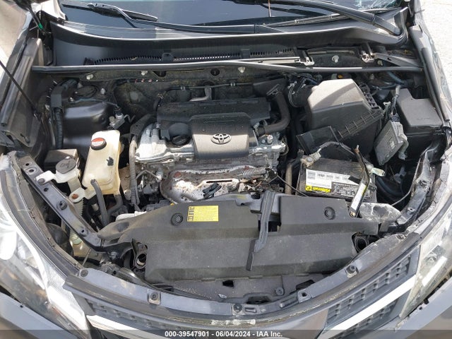 Toyota RAV4 LE 2015 JTMBFREV5FJ020618 Image 10