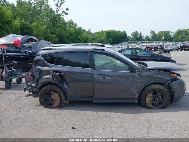 Toyota RAV4 LE 2015 JTMBFREV5FJ020618 Image 13
