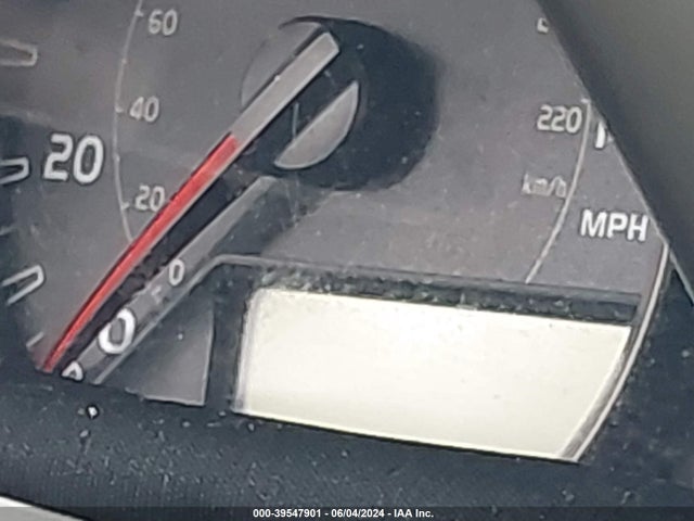 Toyota RAV4 LE 2015 JTMBFREV5FJ020618 Image 15