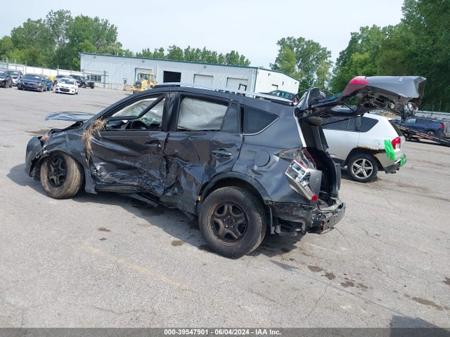 Toyota RAV4 LE 2015 JTMBFREV5FJ020618 Image 3