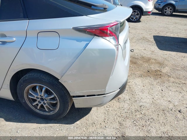 Toyota Prius Two 2016 JTDKBRFU1G3006383 Image 12