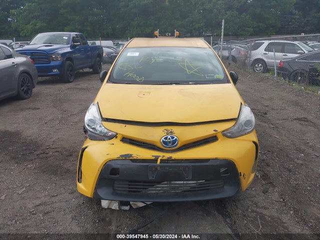 Toyota Prius V Three 2015 JTDZN3EU5FJ021435 Image 11