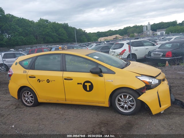 Toyota Prius V Three 2015 JTDZN3EU5FJ021435 Image 12