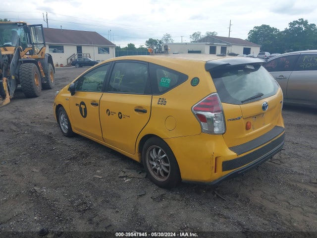 Toyota Prius V Three 2015 JTDZN3EU5FJ021435 Image 3