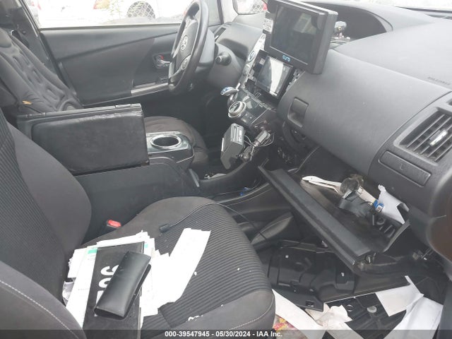Toyota Prius V Three 2015 JTDZN3EU5FJ021435 Image 5