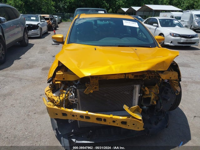 Ford FOCUS ST 2016 1FADP3L93GL357230 Image 13