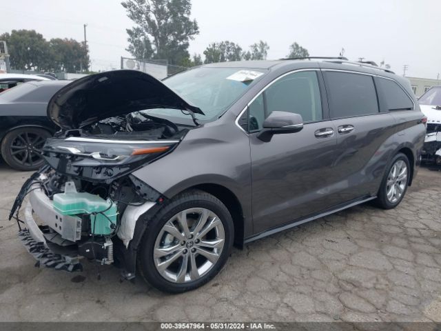 5TDERKEC9RS200850 Toyota Sienna Platinum