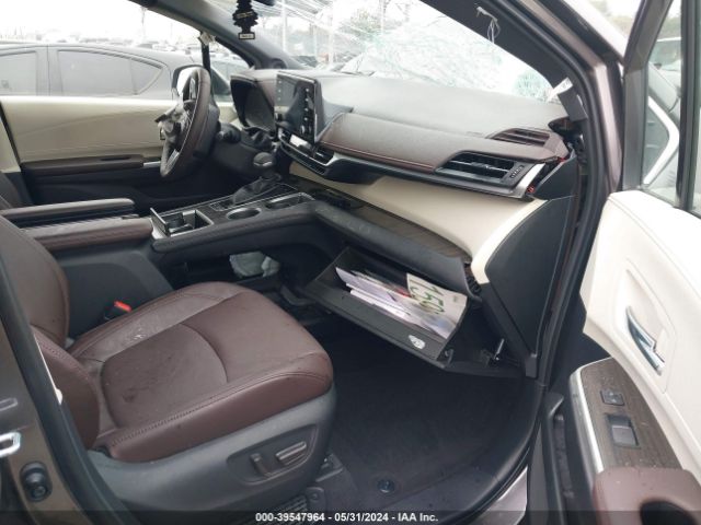 5TDERKEC9RS200850 Toyota Sienna Platinum