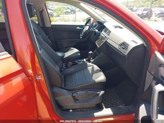 3VV2B7AX6JM197473 Volkswagen Tiguan 2.0t Se/2.0t Sel