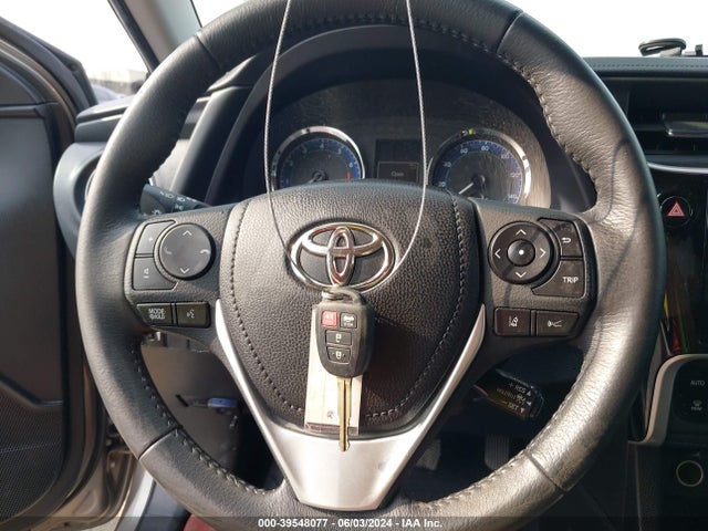 Toyota COROLLA SE 2018 5YFBURHE3JP763980 Image 11