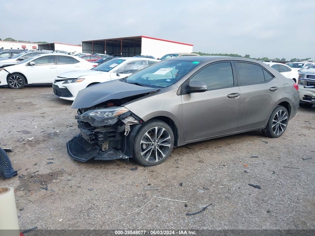 Toyota COROLLA SE 2018 5YFBURHE3JP763980 Image 2