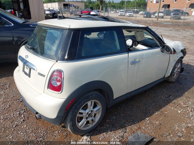 2012 MINI COOPER WMWSU3C59CT257325 Photo 3
