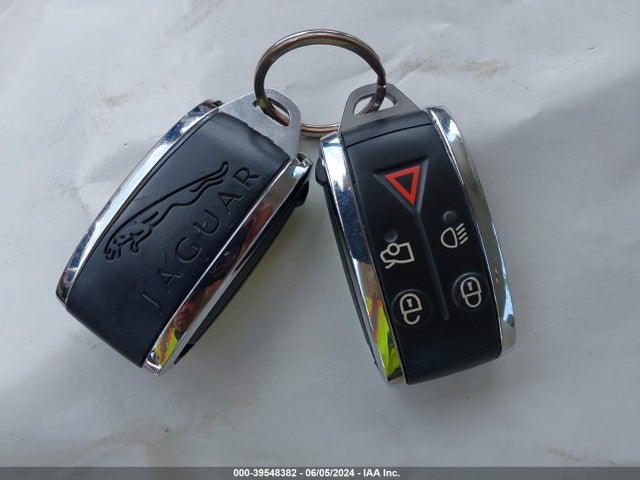 2010 JAGUAR XF SAJWA0GB2ALR65300 Photo 10