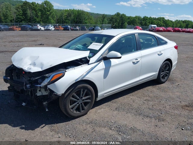 Hyundai SONATA SE 2017 5NPE24AF5HH547838 Image 2