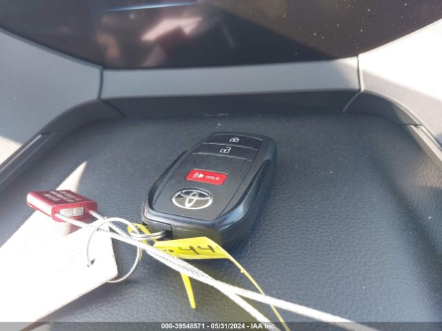 JTDADABUXR3008827 Toyota Prius Le Awd-e