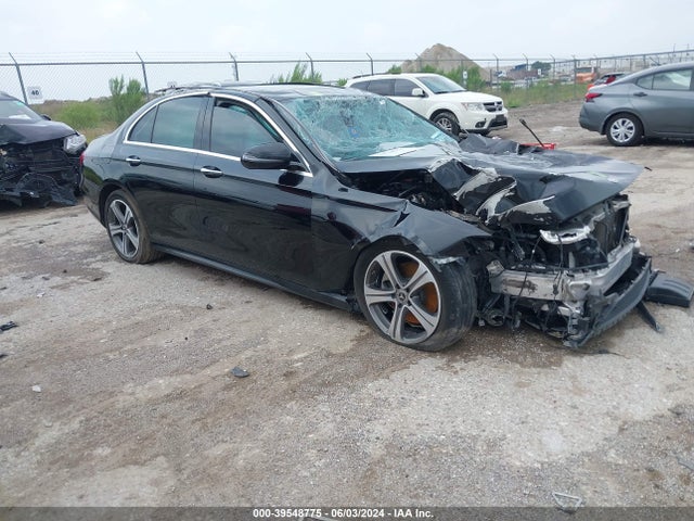Mercedes-Benz E 300 2018 WDDZF4JB1JA294331 Image 1