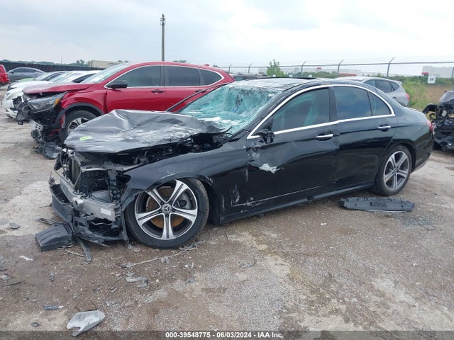 Mercedes-Benz E 300 2018 WDDZF4JB1JA294331 Image 2