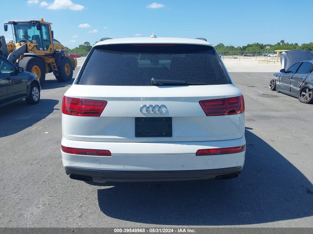 Audi Q7 3.0t Premium 2017 WA1VAAF73HD023896 Image 17