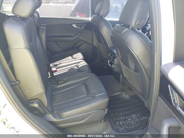 Audi Q7 3.0t Premium 2017 WA1VAAF73HD023896 Image 8