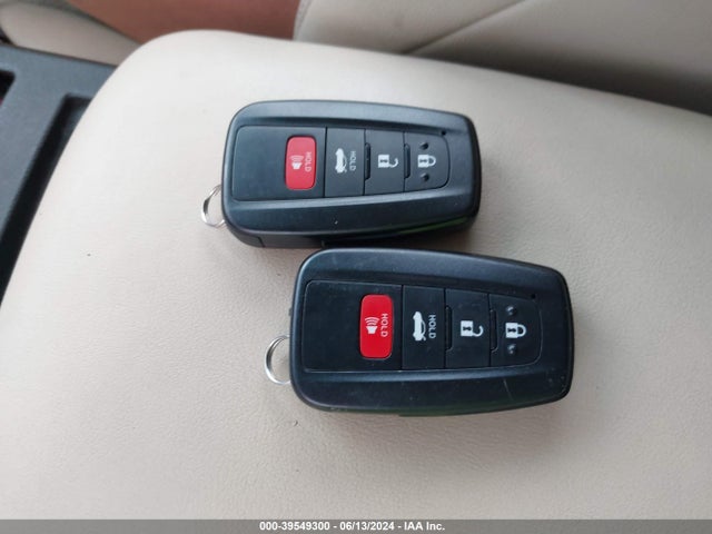Toyota Corolla Hybrid Le 2021 JTDEAMDE9MJ034700 Image 11