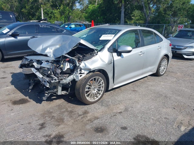 Toyota Corolla Hybrid Le 2021 JTDEAMDE9MJ034700 Image 2