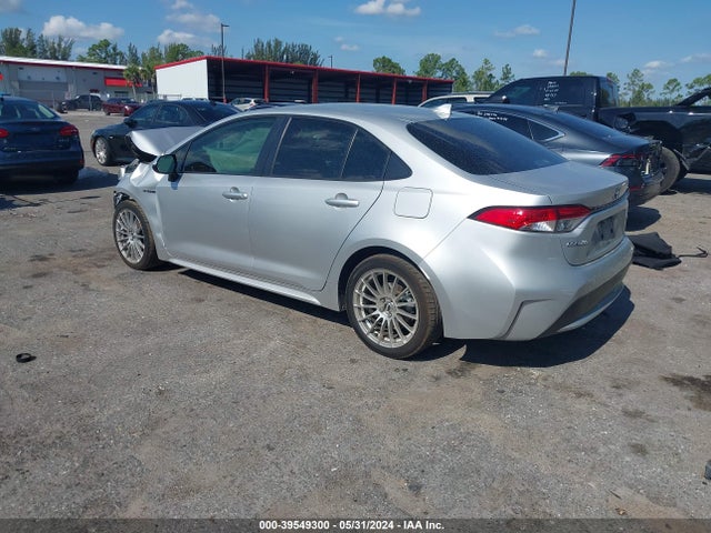 Toyota Corolla Hybrid Le 2021 JTDEAMDE9MJ034700 Image 3