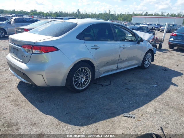 Toyota Corolla Hybrid Le 2021 JTDEAMDE9MJ034700 Image 4