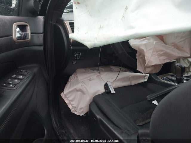 1C4RJEAG7HC669180 Jeep Grand Cherokee Laredo 4x2