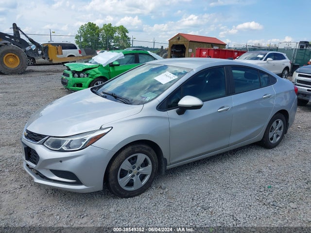 Chevrolet Cruze Ls Auto 2018 1G1BC5SM2J7143269 Image 2