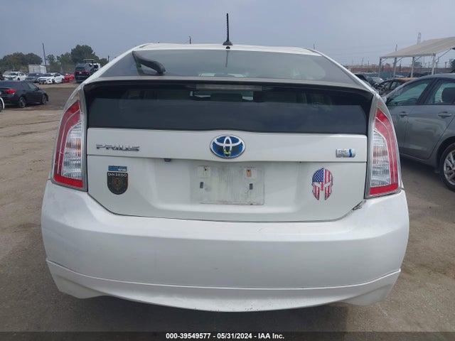Toyota Prius Three 2015 JTDKN3DU6F0437616 Image 17