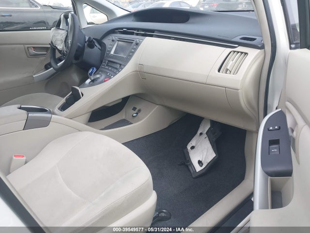 Toyota Prius Three 2015 JTDKN3DU6F0437616 Image 5
