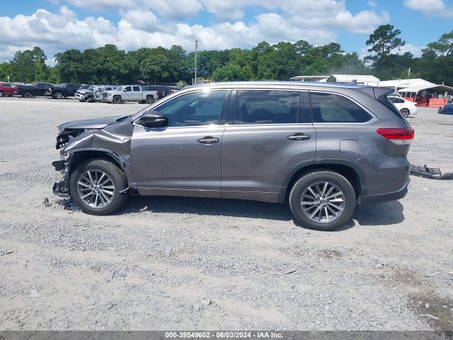 Toyota Highlander Xle 2018 5TDKZRFH7JS545756 Image 15