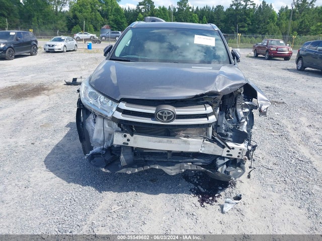 Toyota Highlander Xle 2018 5TDKZRFH7JS545756 Image 18