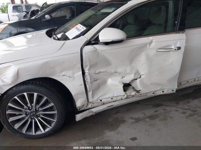 KNALC4J18J5097386 KIA Cadenza Premium