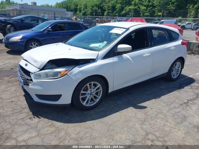 Ford FOCUS SE 2015 1FADP3K28FL223574 Image 2
