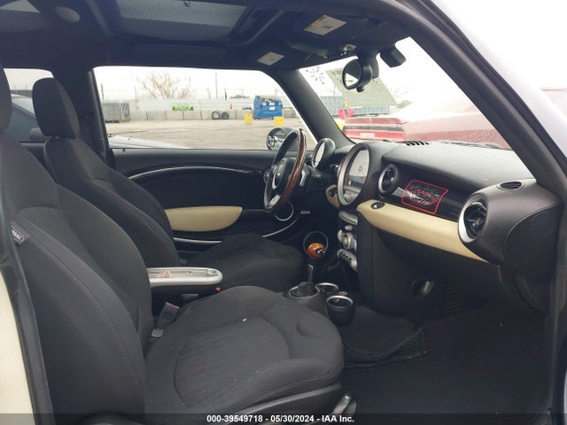 2008 MINI COOPER CLUBMAN WMWML33528TN66900 Photo 4