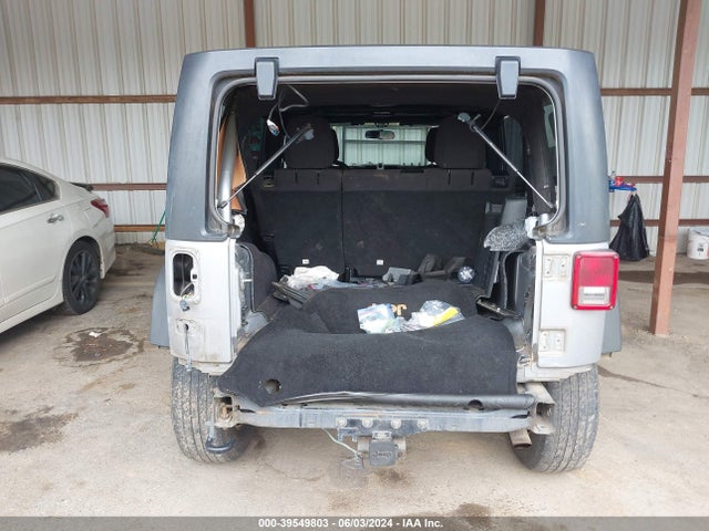 1C4BJWDG7EL130668 Jeep Wrangler Unlimited Sport