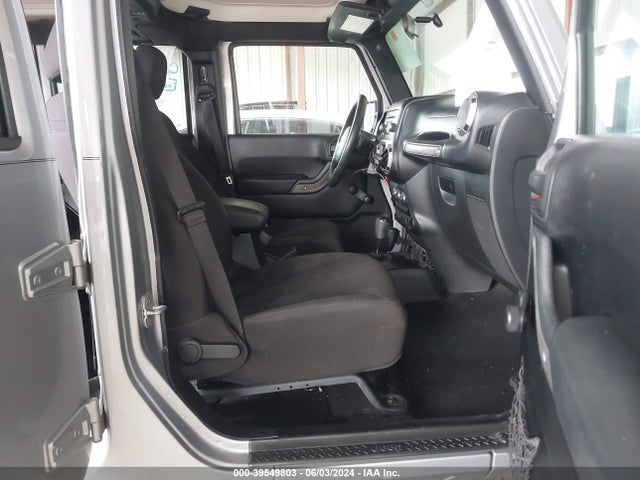 1C4BJWDG7EL130668 Jeep Wrangler Unlimited Sport