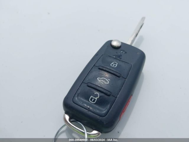 1VWAT7A34FC075527 Volkswagen Passat 1.8t Limited Edition