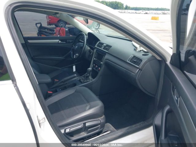 1VWAT7A34FC075527 Volkswagen Passat 1.8t Limited Edition