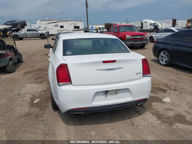 2C3CCAAG0KH505593 Chrysler 300 Touring