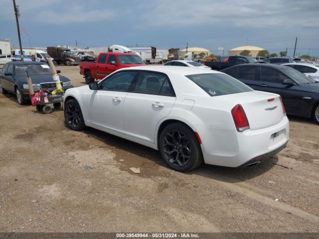 2C3CCAAG0KH505593 Chrysler 300 Touring