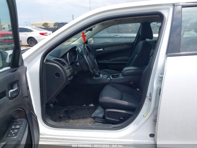 2C3CCAAG0KH505593 Chrysler 300 Touring