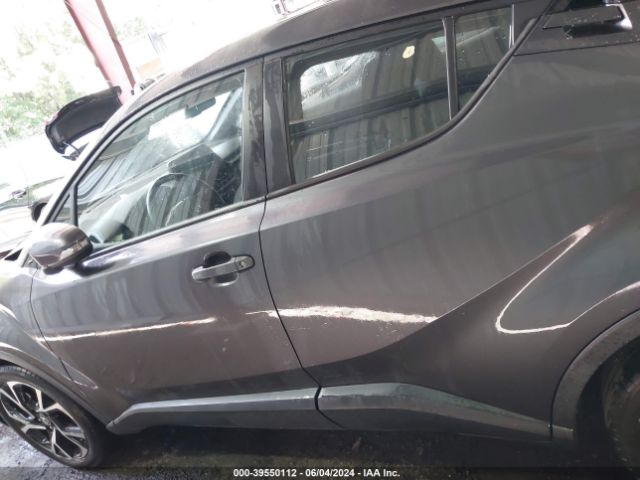 NMTKHMBX5KR099657 Toyota C-HR XLE