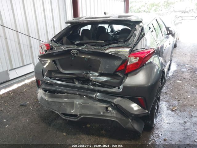 NMTKHMBX5KR099657 Toyota C-HR XLE