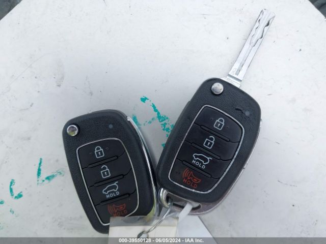 KM8J33A44HU566967 Hyundai TUCSON SE